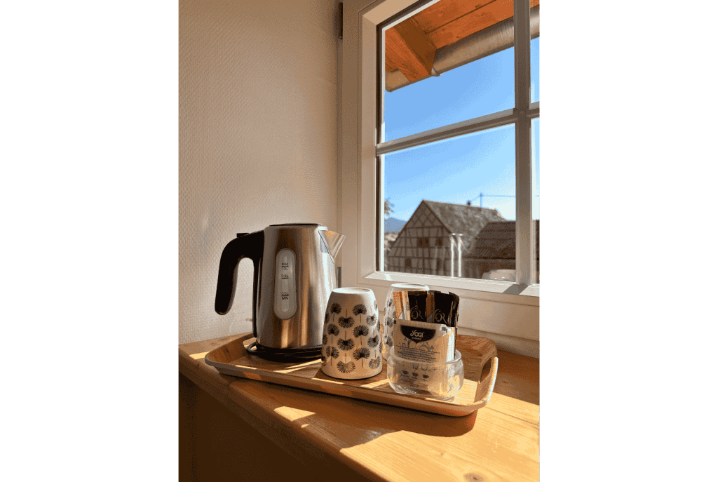 Les Cigognes de Rosheim - Chambre d'hôte la Cigogne Jaune - Bouilloire