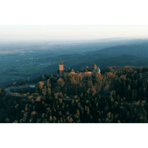 Photo du château du Haut-Kœnigsbourg prise d'un drone